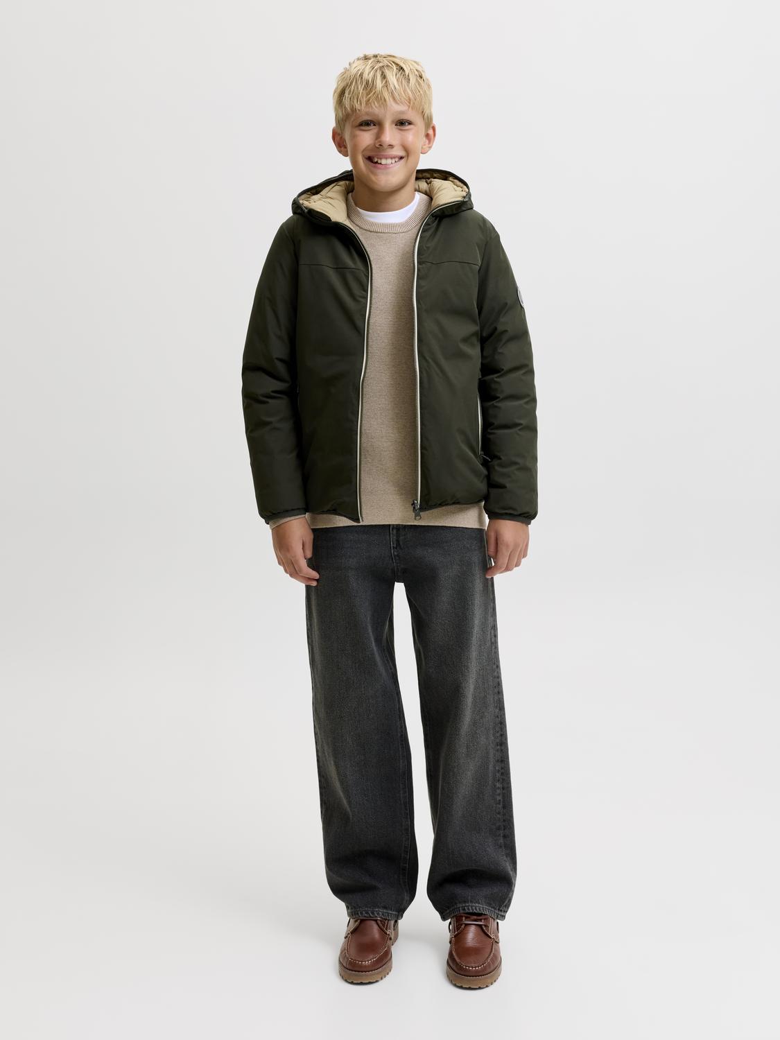 model_shot-front_full